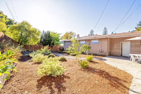 Exterior - 7204 N Fox Point Dr, Spokane, WA 99208 photo 7 of 11