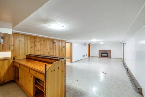 Living - 7204 N Fox Point Dr, Spokane, WA 99208 photo 4 of 4