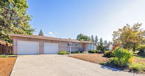 Exterior - 7204 N Fox Point Dr, Spokane, WA 99208 photo 2 of 11