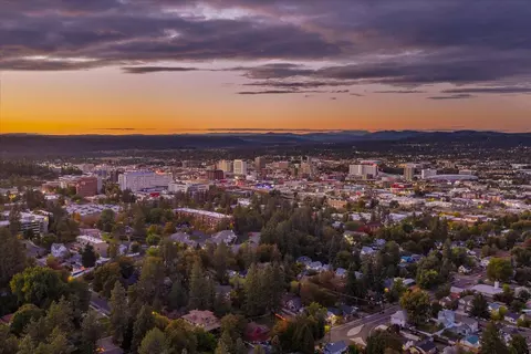 View/Area - 903 E Crest Rd, Spokane, WA 99203 photo 2 of 2