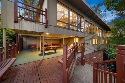Exterior - 903 E Crest Rd, Spokane, WA 99203 photo 7 of 8