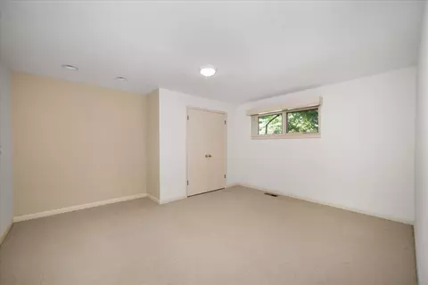Bedroom - 903 E Crest Rd, Spokane, WA 99203 photo 4 of 4