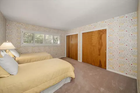 Bedroom - 903 E Crest Rd, Spokane, WA 99203 photo 3 of 4