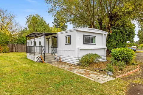 17 E Spring St, Rockford, WA 99030