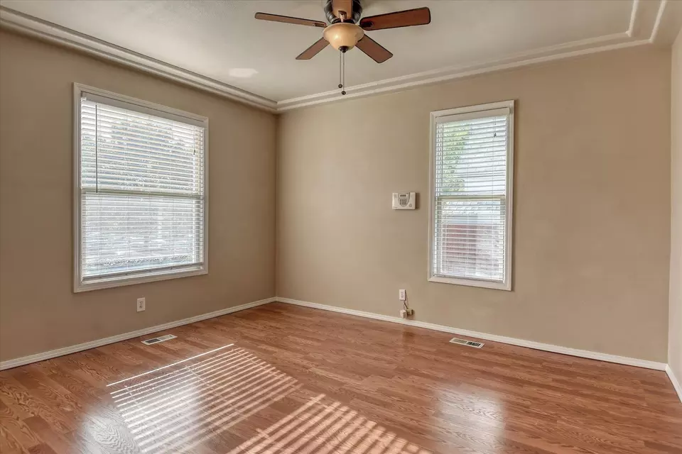 Living - 1317 E Dalton Ave, Spokane, WA 99207 photo 5 of 7