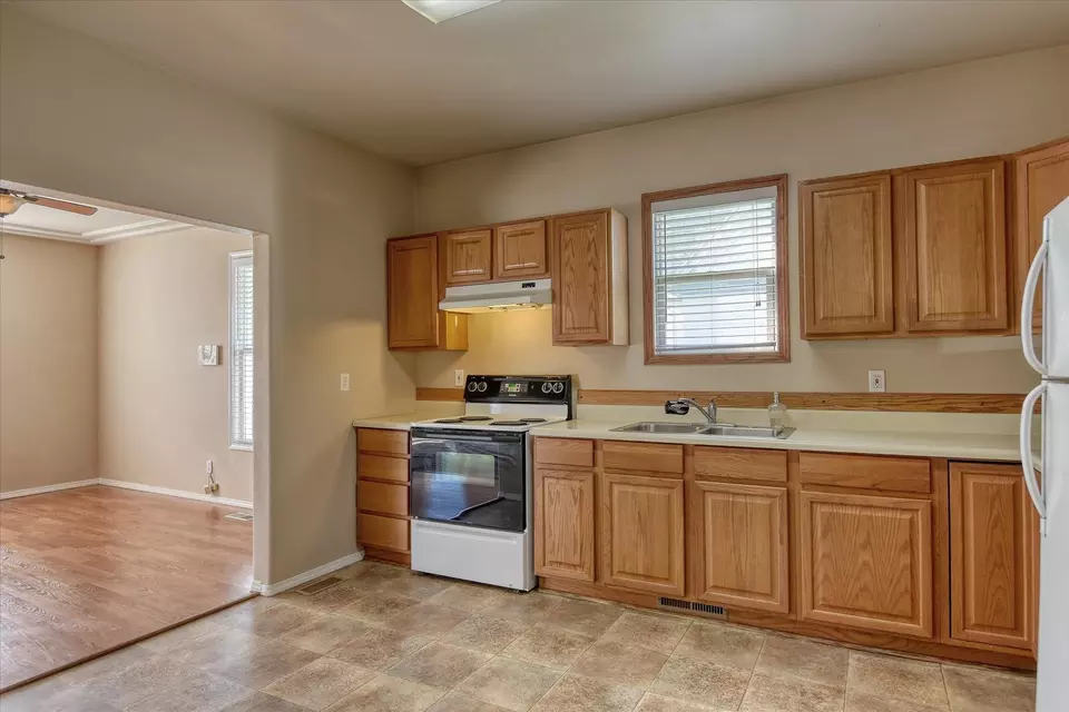 Kitchen - 1317 E Dalton Ave, Spokane, WA 99207 photo 3 of 3