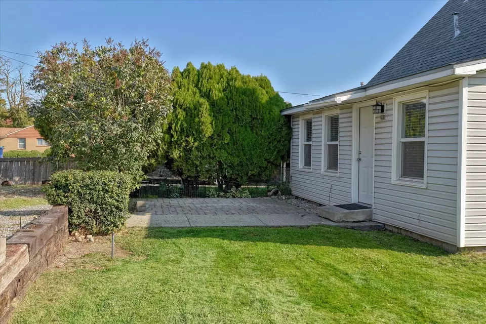 Exterior - 1317 E Dalton Ave, Spokane, WA 99207 photo 5 of 9