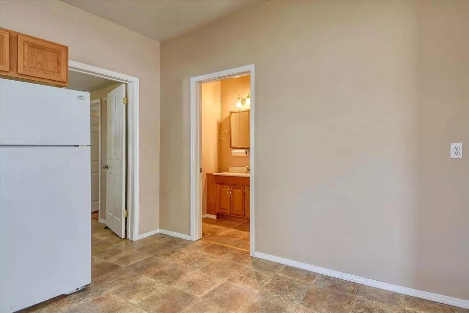 Entry Way - 1317 E Dalton Ave, Spokane, WA 99207 photo 2 of 3