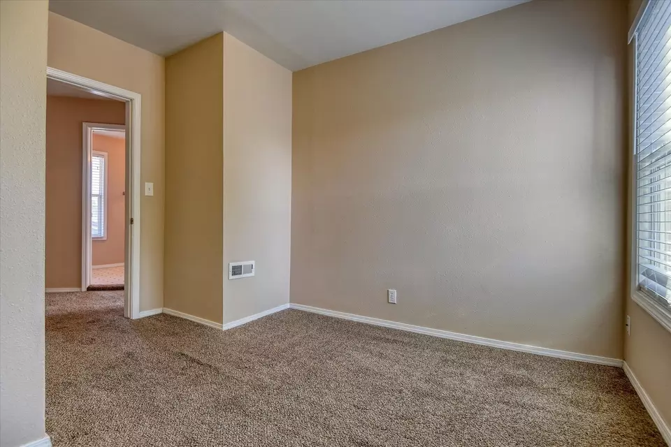 Bedroom - 1317 E Dalton Ave, Spokane, WA 99207 photo 5 of 5