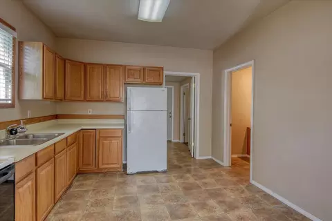 Entry Way - 1317 E Dalton Ave, Spokane, WA 99207 photo 1 of 3