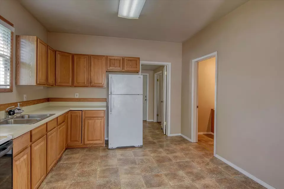 Entry Way - 1317 E Dalton Ave, Spokane, WA 99207 photo 1 of 3