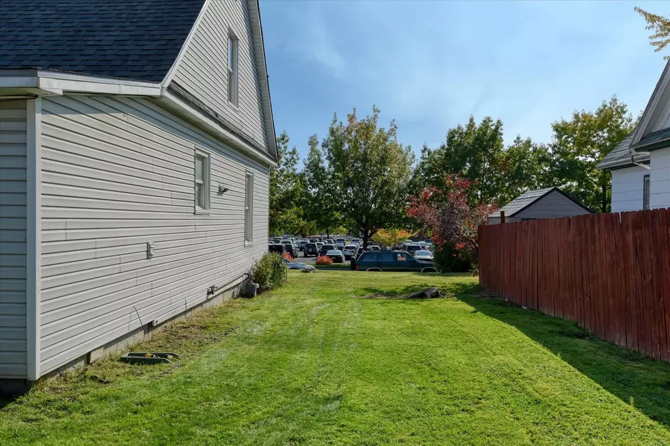 Exterior - 1317 E Dalton Ave, Spokane, WA 99207 photo 7 of 9
