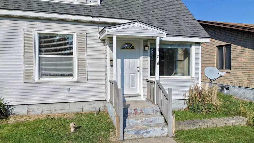 Exterior - 1317 E Dalton Ave, Spokane, WA 99207 photo 2 of 9