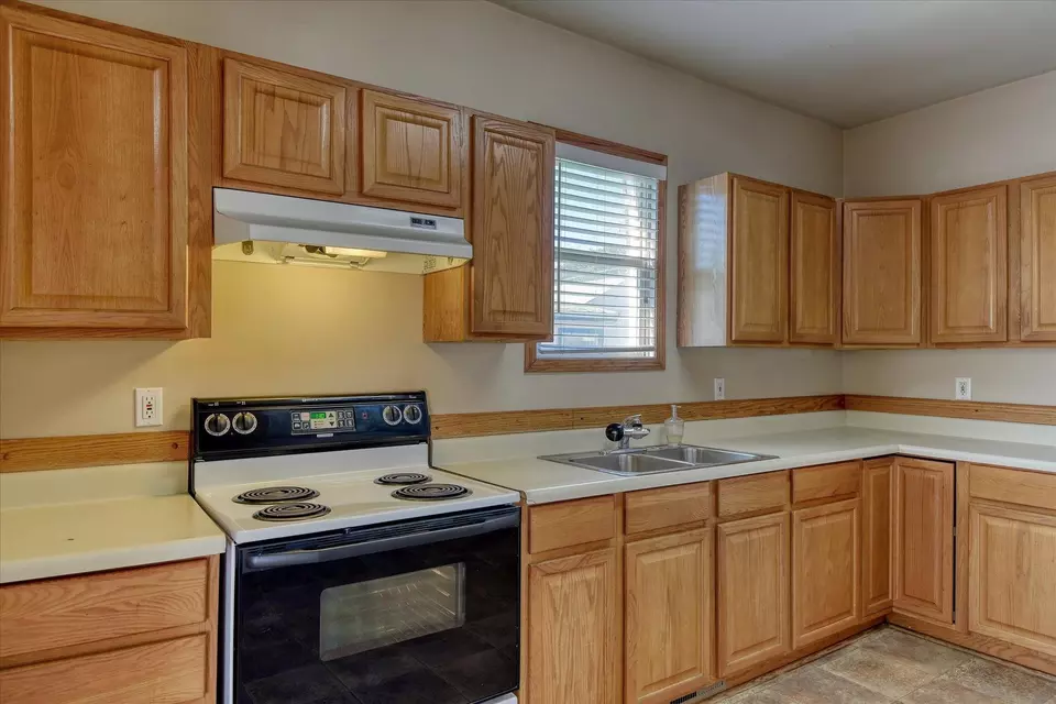 Kitchen - 1317 E Dalton Ave, Spokane, WA 99207 photo 2 of 3