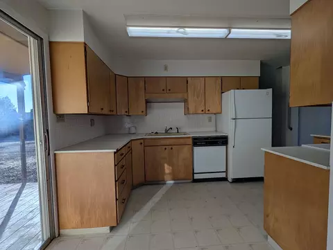 Kitchen - 9006 E Sinto Ave, Spokane Valley, WA 99212 photo 1 of 3
