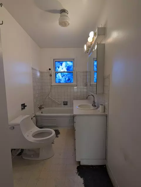 Bath - 9006 E Sinto Ave, Spokane Valley, WA 99212 photo 2 of 2