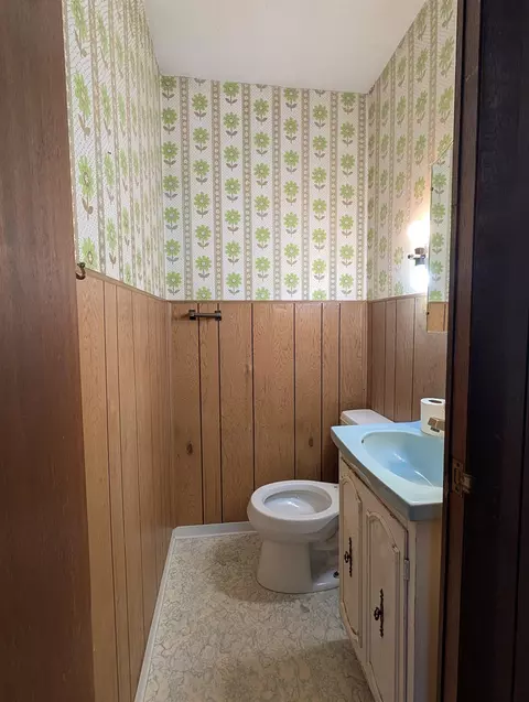 Bath - 9006 E Sinto Ave, Spokane Valley, WA 99212 photo 1 of 2