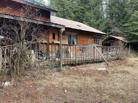 1792 Coyote Trl, Newport, WA 99156