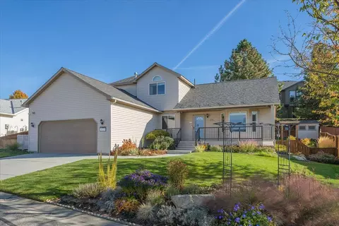 8622 E Bull Pine Ln, Spokane, WA 99217