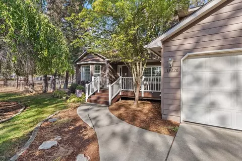 13228 W Sunnyvale Dr, Nine Mile Falls, WA 99026