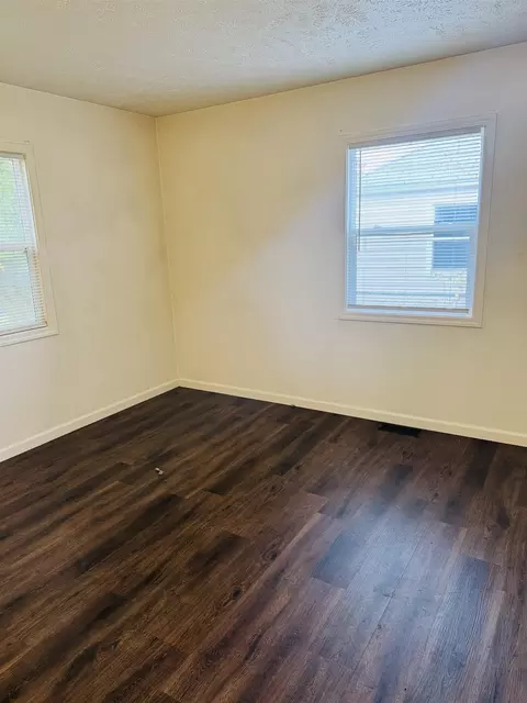 Bedroom - 305 E Graves Rd, Spokane, WA 99218 photo 1 of 2