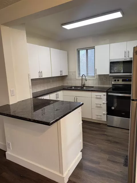Kitchen - 305 E Graves Rd, Spokane, WA 99218 photo 1 of 2