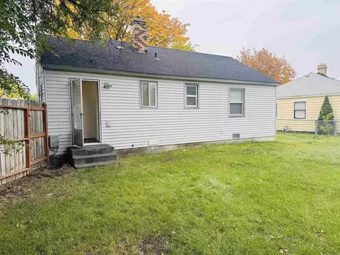 Exterior - 305 E Graves Rd, Spokane, WA 99218 photo 3 of 4