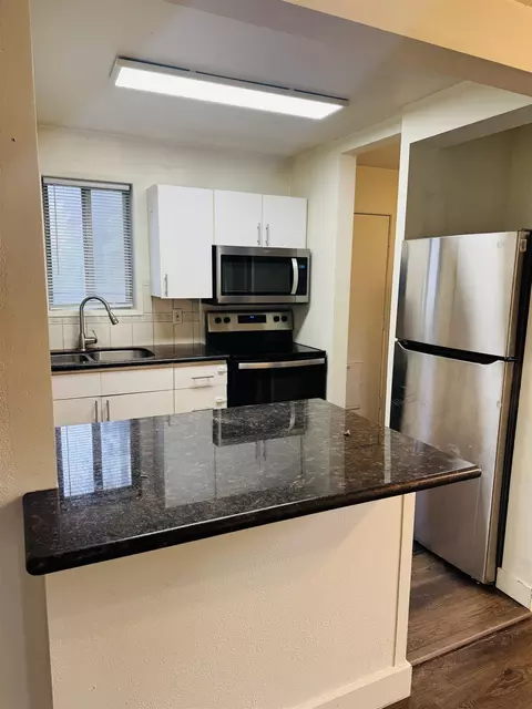 Kitchen - 305 E Graves Rd, Spokane, WA 99218 photo 2 of 2