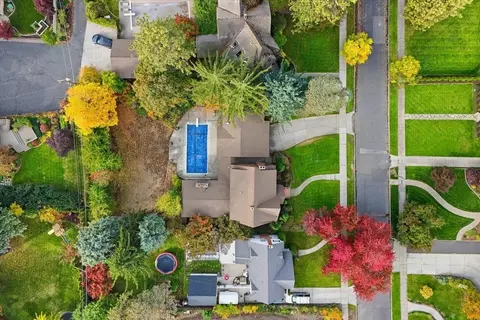 View/Area - 1016 E Overbluff Rd, Spokane, WA 99203 photo 2 of 7