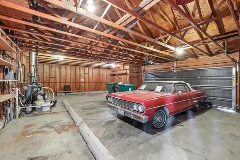 Exterior - 1016 E Overbluff Rd, Spokane, WA 99203 photo 4 of 5