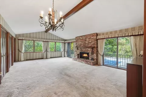 Living - 1016 E Overbluff Rd, Spokane, WA 99203 photo 6 of 6
