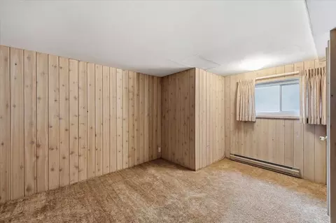 Bedroom - 1016 E Overbluff Rd, Spokane, WA 99203 photo 6 of 6