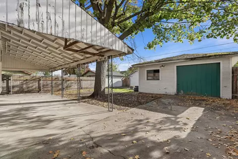 Exterior - 824 E Longfellow Ave, Spokane, WA 99207 photo 2 of 8