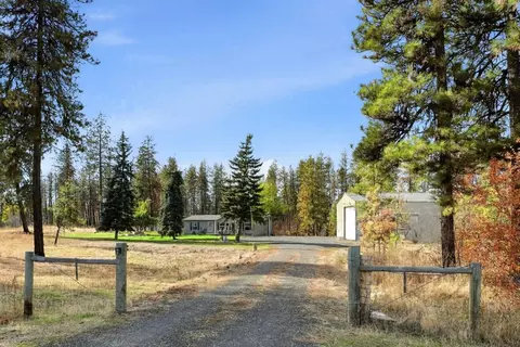 15726 S Clear Lake Rd, Cheney, WA 99004