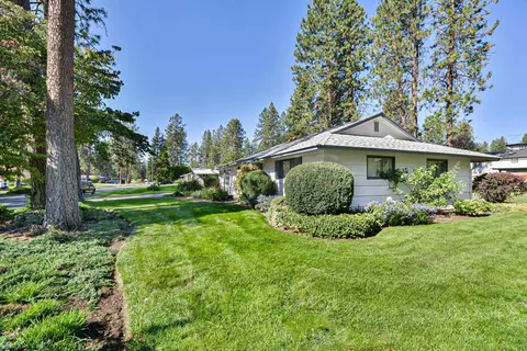 Exterior - 11115 E 20th Ave, Spokane Valley, WA 99206 photo 6 of 10
