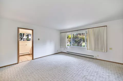 Living - 11115 E 20th Ave, Spokane Valley, WA 99206 photo 3 of 4