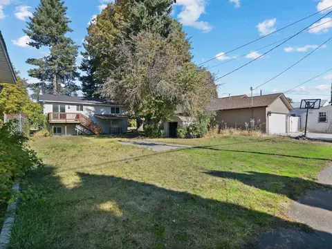 Exterior - 4042 E 4th Ave, Spokane, WA 99202 photo 5 of 6