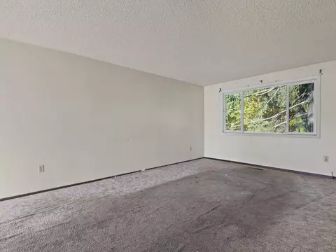 Living - 4042 E 4th Ave, Spokane, WA 99202 photo 3 of 5