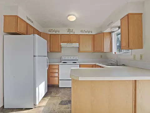 Kitchen - 4042 E 4th Ave, Spokane, WA 99202 photo 1 of 2