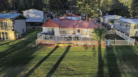4583 Wanakiwin Dr, Loon Lake, WA 99148