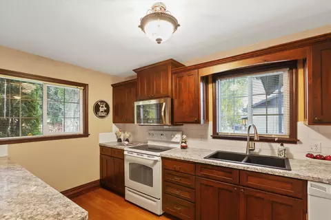 Kitchen - 1828 E Gordon Ave, Spokane, WA 99207 photo 2 of 4
