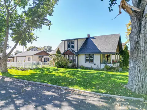 Exterior - 1828 E Gordon Ave, Spokane, WA 99207 photo 16 of 18
