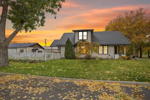 Exterior - 1828 E Gordon Ave, Spokane, WA 99207 photo 2 of 18