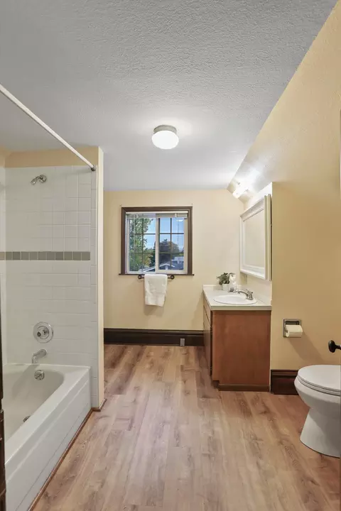 Bath - 1828 E Gordon Ave, Spokane, WA 99207 photo 2 of 2