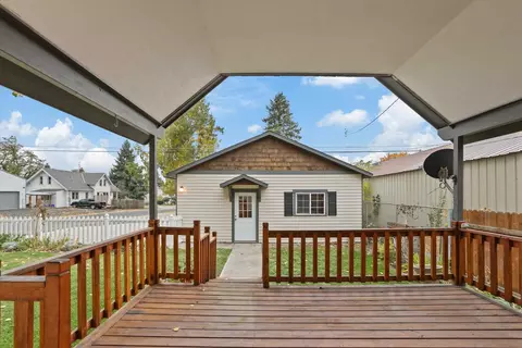 Exterior - 1828 E Gordon Ave, Spokane, WA 99207 photo 11 of 18