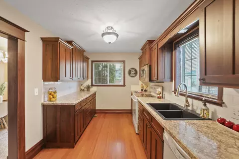 Kitchen - 1828 E Gordon Ave, Spokane, WA 99207 photo 1 of 4