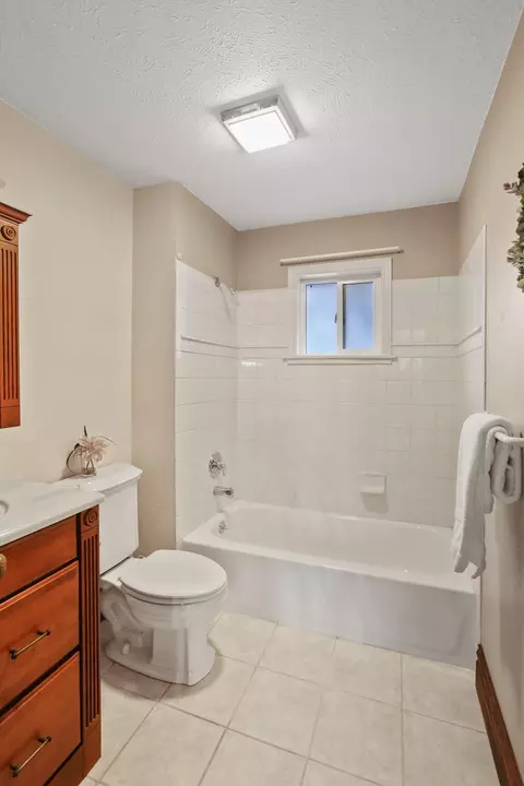 Bath - 1828 E Gordon Ave, Spokane, WA 99207 photo 1 of 2