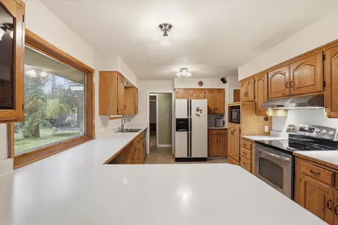 Kitchen - 11004 E 19th Ave, Spokane Valley, WA 99206 photo 1 of 5