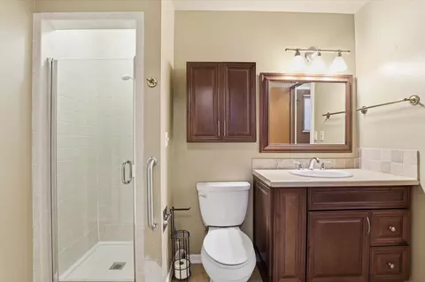 Bath - 11004 E 19th Ave, Spokane Valley, WA 99206 photo 2 of 4