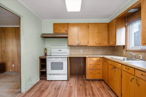 Kitchen - 103 Everett Ave, Spokane, WA 99207 photo 2 of 4